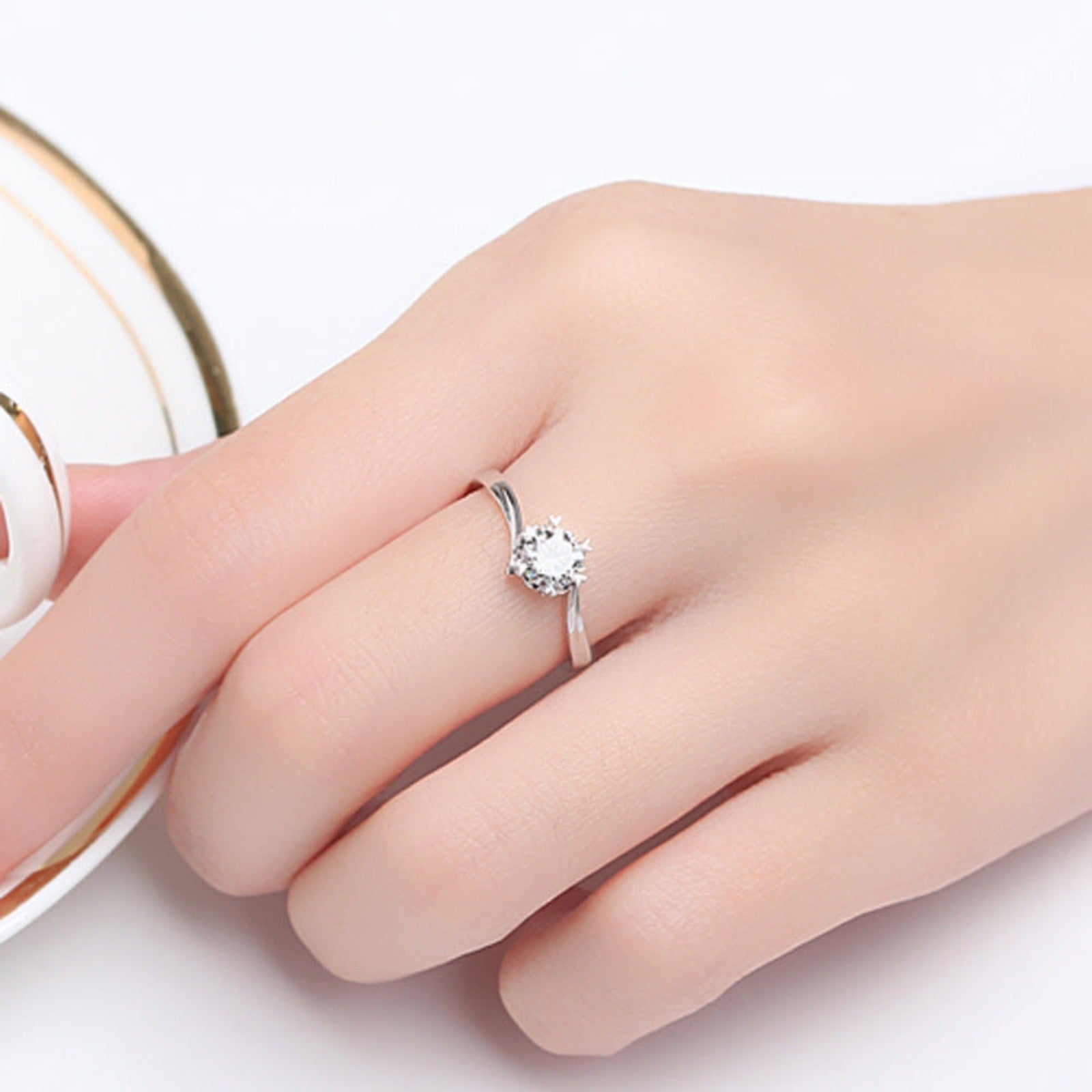 Capture her heart forever with the Timeless Snowflake: A Diamond Proposal Ring She'll Adore LA ROSE BEAUTY